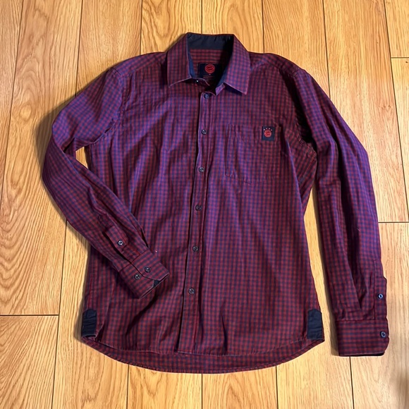 FC Bayern Munich Long Sleeve Button Up Shirt Europe Exclusive - Picture 1 of 7